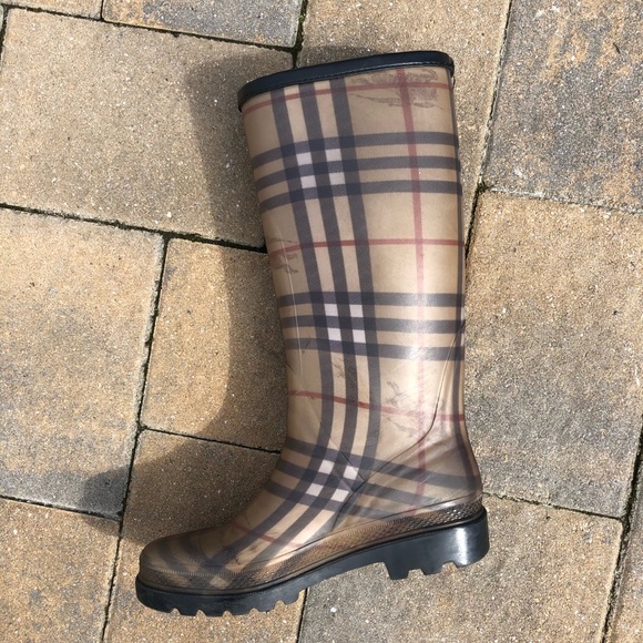 Authentic Burberry Rain Boots Sz 7 - Picture 2 of 5